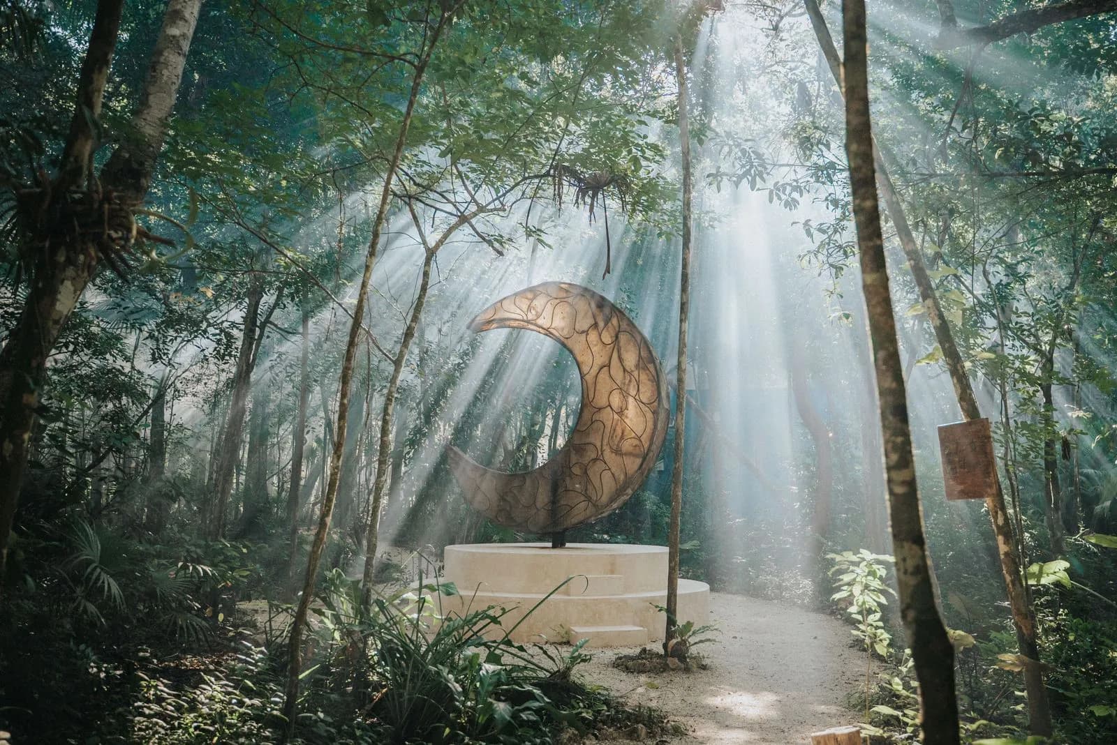 A jungle casita bedroom at Lunita